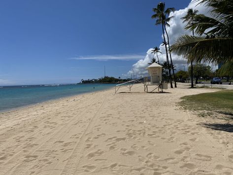 Your Holoholo Guide to Ala Moana Beach Park | Hawaii Magazine Ala Moana Beach Park, Ala Moana Beach, Hawaiian Language, Beach Volleyball Court, Hawaii Magazine, Ala Moana, Ride A Bike, Magic Island, Walking Paths