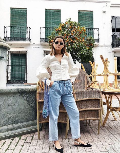 Dior Slingback Outfit, White Blouse With Jeans, Slingback Outfit, Ballerina Flats Outfit, Dior Outfit, Street Style Summer Outfits, Ballerina Outfit, Flats Outfit, Summer Street