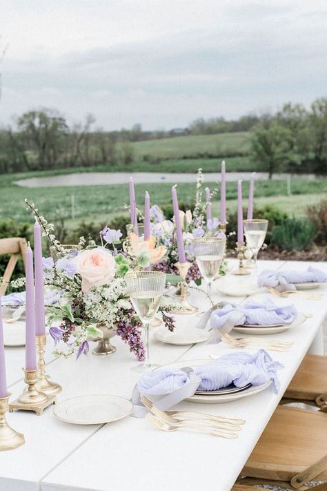 French Country Cottage Wedding Style in Purple and White - Hey Wedding Lady Country Cottage Wedding, Lavender Wedding Decorations, Lilac Wedding Themes, Purple Wedding Tables, Light Purple Wedding, Lavender Wedding Theme, Violet Wedding, Purple Wedding Theme, Cottage Wedding