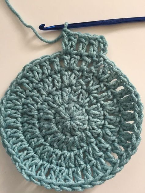 Double Crochet Circle, Crocheted Whale, Crochet Circle Pattern, Circle Crochet, Autumn Crochet, Crochet Circle, Crochet Circles, Crochet Lessons, Crochet Stitches For Beginners