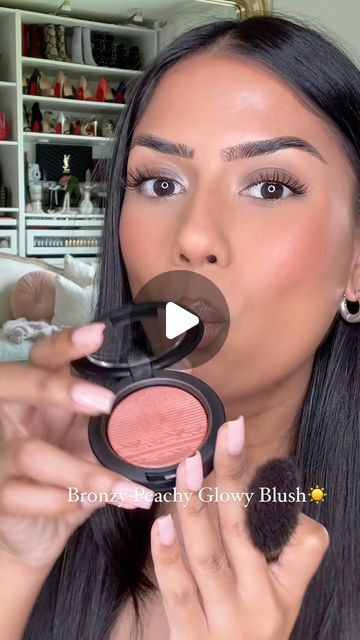 Anthea Persaud on Instagram: "☀️BRONZE SUMMER BLUSH☀️ 💭Another addition to my Blush Wardrobe Series - this one was recommended to me by @ayushrajani who has such a keen eye for finding what shades look best!  ☀️I used the @maccosmeticscanada Extra Dimension Blush in Hushed Tone - it’s a coppery peachy pink shade   #blush #blushwardrobe #wakeupandmakeup #maccosmetics #glowyskin #bronzeglow" Mac Pinch Me Blush, Mac Blush Swatches, Blush For Brown Skin, Blush Makeup Looks, Peach Makeup Look, Summer Blush, Full Coverage Makeup, Mac Blush, Peach Makeup