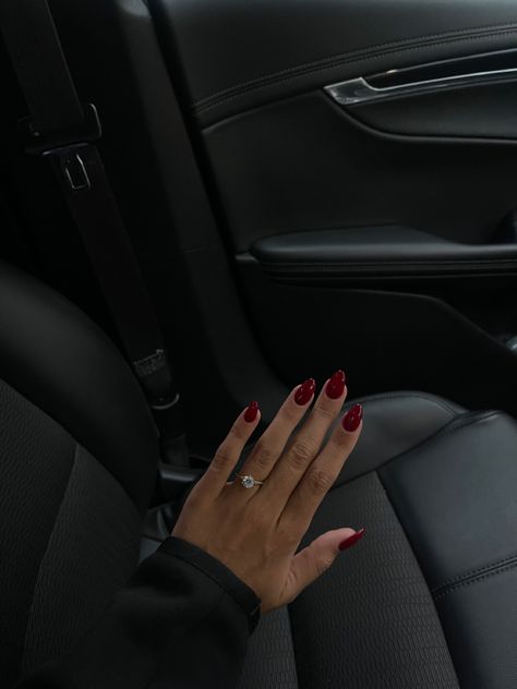 September Nail Aesthetic, Nails Inspo Autumn 24, Simple Winter Nails Coffin, Nail Inspo February 2024, Dark Red Nails Brown Skin, London Aesthetic Nails, Autumn Elegant Nails, Deep Red Oval Nails, Merlot Red Nails