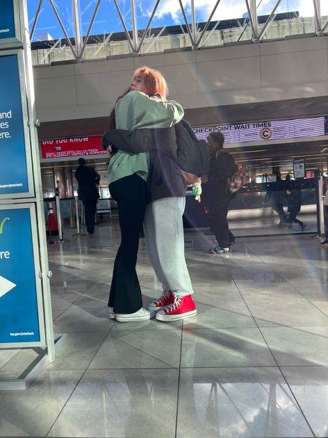 Friends Saying Goodbye At Airport, Saying Goodbye Airport Aesthetic, Long Distance Bestie Aesthetic, Airport Hugs Friends, Long Distance Best Friends Aesthetic, Long Distance Friends Aesthetic, Meeting Long Distance Friend, Long Distance Relationship Airport, Letter To Long Distance Best Friend