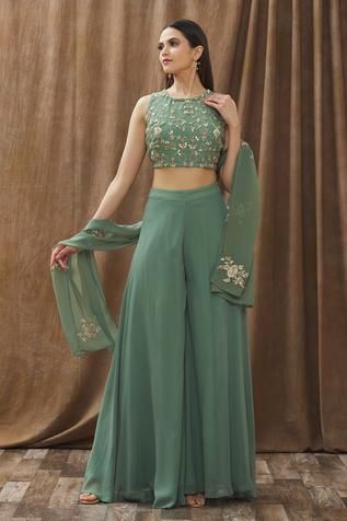 Shop for Gaurav Katta Green Georgette Embroidered Crop Top And Palazzo Set for Women Online at Aza Fashions Plazo Outfits, Crop Top Outfits Indian, Crop Top With Palazzo, Plazo Dress, Pakaian Crop Top, Top With Palazzo, Top And Plazo, Trendy Outfits Indian, Lehenga Designs Simple