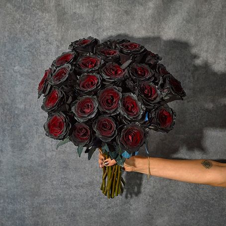 Black Rose Bouquet, Dark Romantic Wedding, Gothic Wedding Theme, Dark Wedding Theme, Best Roses, Halloween Flowers, Goth Wedding, Dark Wedding, Black Roses