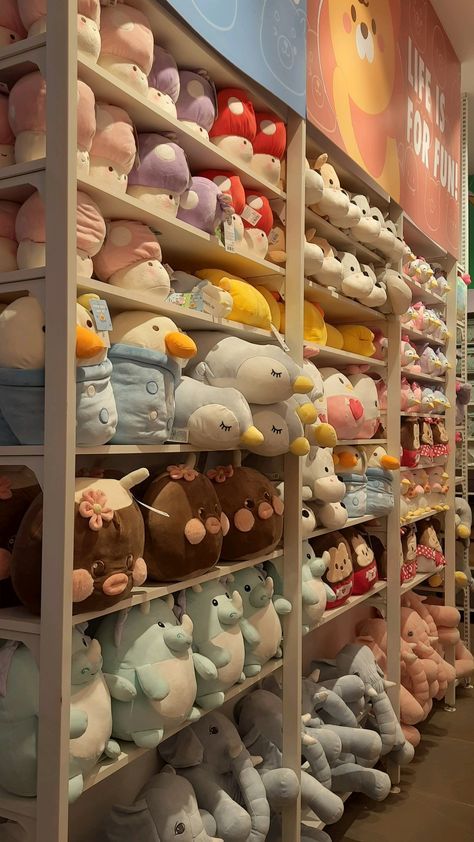 Miniso Stuff Toys, Miniso Aesthetic, Miniso Plushies, Teddy Bear Shop, Shopping Pictures, Cool Room Designs, Blue Sky Clouds, Teddy Bear Pictures, Aesthetic Stores