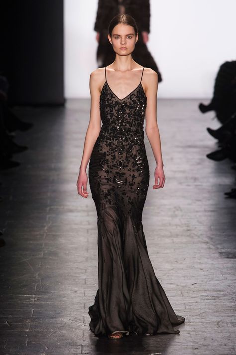 Black Gala Dress, Runway Fashion Couture, Runway Outfits, Dennis Basso, Prom Dress Inspiration, Grad Dresses, Gala Dresses, Elegantes Outfit, Glam Dresses