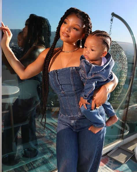 Halle Bailey (@hallebailey) • Instagram photos and videos Halle Bailey Style, Black Motherhood, Pretty Hurts, Famous Kids, Iconic Album Covers, Chloe X Halle, Halle Bailey, Stylish Maternity Outfits, Future Clothes