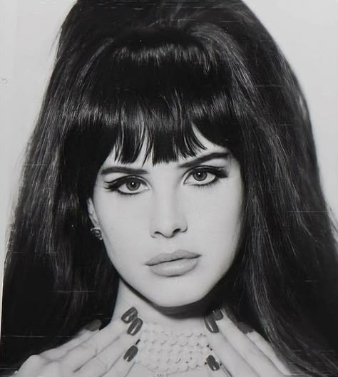 Lana Black Hair, Lana Del Rey Black Hair, 60s Bangs, Lana Del Rey Hair, Lana Rey, Lana Del Ray, Pretty Photos, Living Legends, New Poster