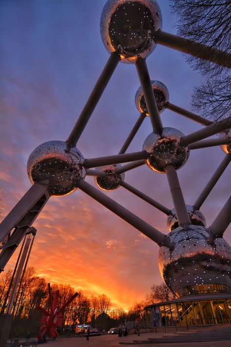 Brussels Christmas, Brussels Travel, Travel Instagram Ideas, European Road Trip, Sf Art, Belgium Travel, World Pictures, Northern Europe, Christmas Travel