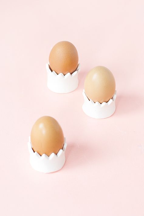 Whip up these easy DIY clay crown egg cups to give to friends for Easter! Clay Crown, Kids Easter Party, Egg Cups Holders, Ceramic Egg Cups, 3d Business, 3d Printing Diy, Hot Cross Buns, Being Honest, Cross Buns