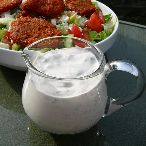 No-Mayonnaise Ranch Dressing Recipe Peppercorn Ranch Salad, Garlic Ranch Dressing, Buttermilk Ranch Dressing, Creamy Salad Dressing, Ranch Salad, Buttermilk Ranch, Ranch Dressing Recipe, Ranch Salad Dressing, Salad Dressing Recipes Homemade