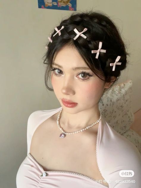 Pink Ribbon Hairstyle, Madelyn Core, Xiaohongshu Hairstyle, Hairstyles Sleek, Blone Hair, Ribbon Hairstyle, Hair Up Styles, Hair Stylist Life, Sleek Hairstyles