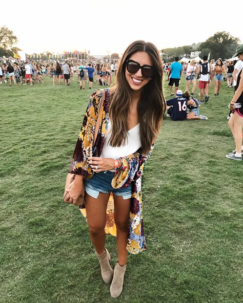 ACL Weekend I Dress Up Buttercup I Fashion Blogger I Houston Blogger Acl Festival Outfit, Outdoor Festival Outfit, Country Music Concert Outfit, Outdoor Concert Outfit, Country Music Festival Outfits, Dress Up Buttercup, Concert Outfit Winter, Country Concert Outfits, Nashville Outfit