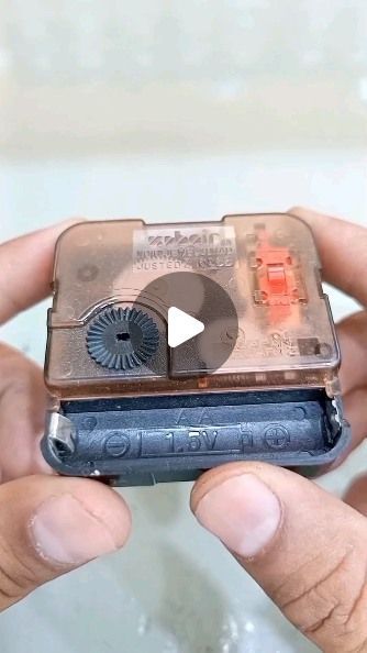 Electric Circuit Projects Ideas, Diy Gadgets Electronics, Diy Clock Ideas, Diy Tech Gadgets, Cool Arduino Projects, Old Door Projects, Arduino Led, Electronics Projects For Beginners, Arduino Projects Diy