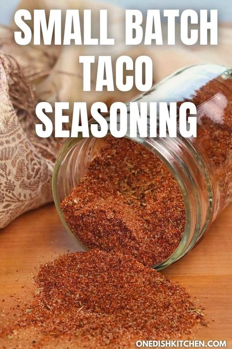 This small batch homemade taco seasoning recipe is easy to mix together and works great on tacos, vegetables, meats, seafood, rice, beans, and more. You'll never want to buy taco seasoning from the store again! Street Tacos Recipe Chicken, Chicken Street Tacos Recipe, Chicken Breast Tacos, Easy Chicken Tacos, Street Tacos Recipe, Chicken Street Tacos, Chicken Tacos Recipe Easy, Tacos Chicken, Tacos Easy