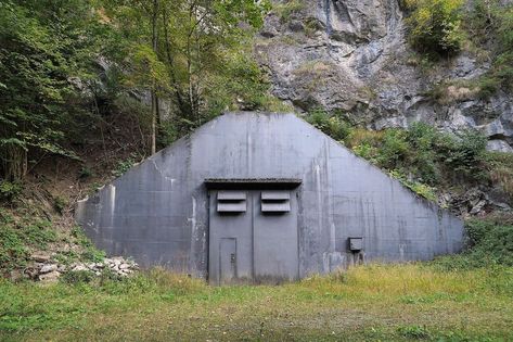 Flak Tower, Bunker Home, Military Bunkers, Air Raid Shelter, Underground Bunker, Air Raid, Military Units, Military Base, Shipping Container Homes