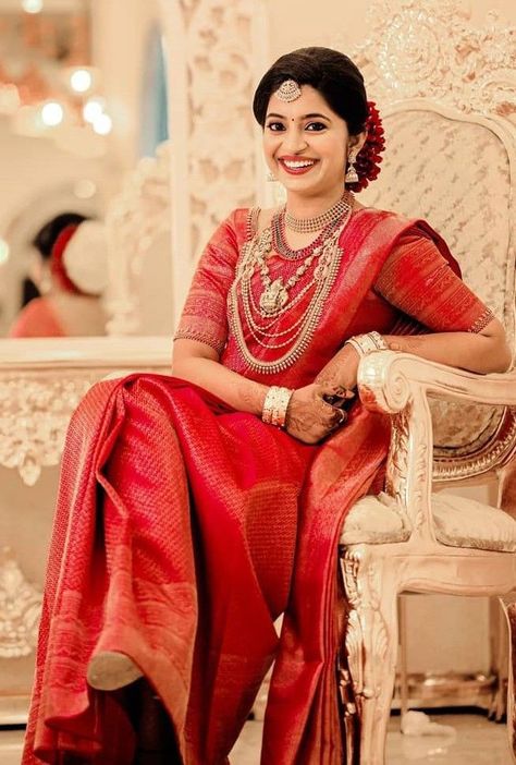 Indian Bridal Looks, Healthy Bride, Bridal Chair, Brides Chair, Indian Ethnic Fashion, Keep Me Stylish, Kerala Wedding Photography, Kerala Bride, Bridal Sarees South Indian