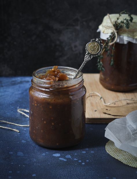 Spiced Apple Chutney Recipe, Apple And Date Recipes, Chutney Recipes Christmas, Apple Compote Recipe, Apple Chutney Recipe, Bacon And Egg Roll, Date Chutney, Sandwich Fillers, Apple Chutney