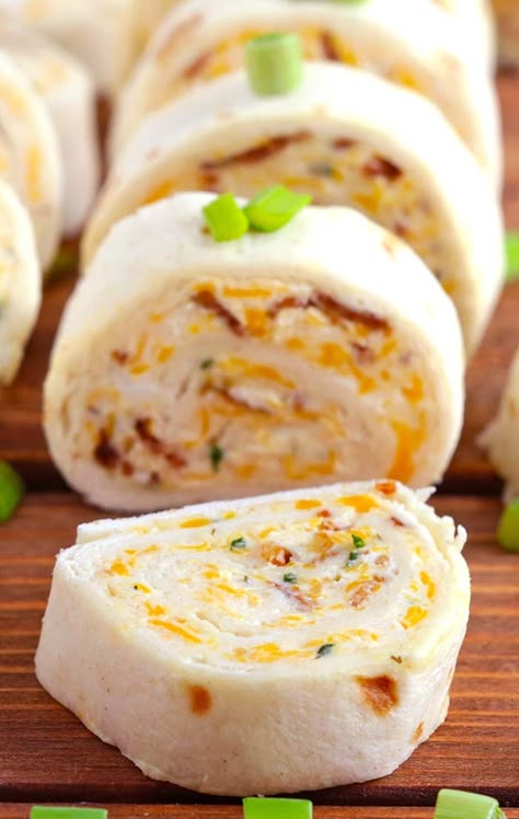 Bacon Cheddar Tortilla Roll Ups - Sugar Apron Cream Cheese Tortilla, Cream Cheese Roll Ups, Cheese Roll Ups, Low Carb Veggie, Tortilla Rolls, Cheese Roll, Roll Ups Recipes, Queso Cheddar, Recipes Ground Beef