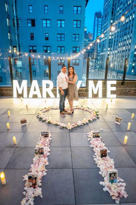 Rooftop Proposal Ideas, Flower Proposal, Proposal Decor, Rooftop Proposal, Proposal Decoration, Empire State Building View, Best Marriage Proposals, City Skyscrapers, Surprises For Her