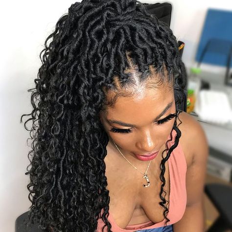 Braids With Curly Hair, Locs Short, Curly Faux Locs Crochet, Goddess Locs Crochet, Crochet Locs, Curly Faux Locs, Locs Crochet, Faux Locs Hairstyles, Box Braids Hairstyles For Black Women