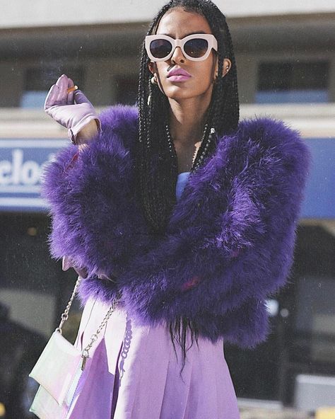 Colorful Faux Fur Coat, Purple Vibe, Faux Fur Coats, Fashion Petite, Purple Outfits, Pink Plastic, Fur Coats, Beauty And Fashion, Fur Fashion