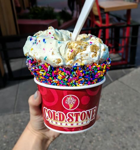 JURASSIC FOODIES on Instagram: “If you're interested in what my dream ice cream order would be: this is it. Ordered at my FAVE ice cream branch @coldstone 🍦 A huge portion…” Coldstone Ice Cream, Food F, Junk Food Snacks, Food Street, Food Coma, Late Night Snacks, Weird Food, Recipes From Heaven, Fried Food