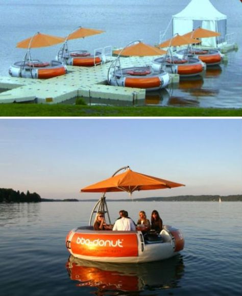 BQ Donut: The BBQ Donut in Germany not only has a unique name – combining two favourite food varieties – but also has a singular location and mode of seating. Coolest Restaurants, Floating Architecture, Floating Restaurant, Backyard Seating Area, Pub Set, Water Boat, Restaurant Concept, Restaurant Tables, Sea Food