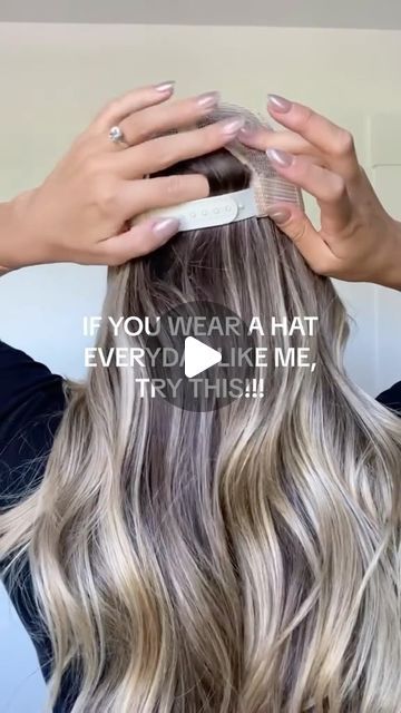 How To Style A Trucker Hat Women, Hairstyles For Trucker Hats, Hair Styles With Trucker Hat, Hairstyles With Trucker Hat, How To Wear A Trucker Hat Women, Hat Hair Ideas, Trucker Hat Hairstyles, Cute Hat Hairstyles, Trucker Hat Outfit