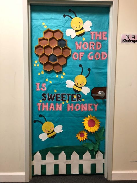 Nursery Door Decorations Classroom, Preschool Bible Classroom Decor, Bible Door Decorations Classroom, Bible School Door Decorations, Sunday School Room Decor Ideas, Christian Preschool Door Ideas, Spring Easter Door Decorations Classroom, Sunday School Room Ideas Classroom Decor, Children Church Decor Ideas