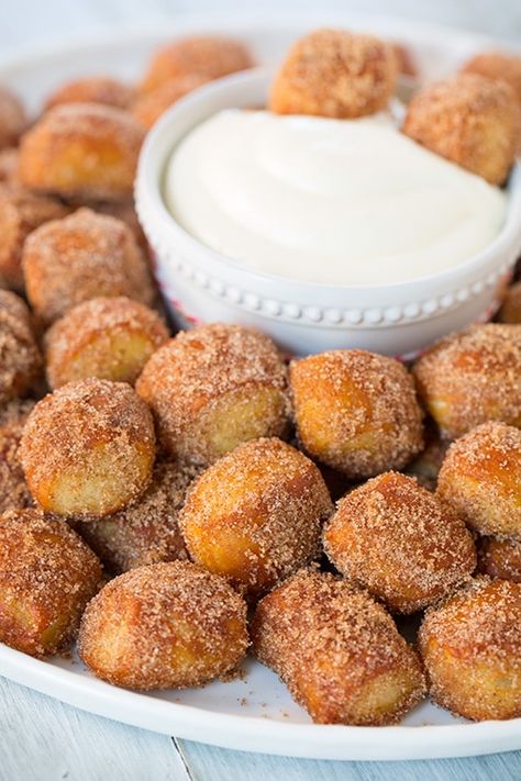 Auntie Anne's Copycat Cinnamon Sugar Pretzel Bites (Nuggets) with Cream Cheese Dipping Sauce - Cooking Classy Cream Cheese Dipping Sauce, Cinnamon Sugar Pretzel Bites, Cinnamon Pretzels, Cheese Dipping Sauce, Pretzel Bites Recipes, Cinnamon Sugar Pretzels, Kolaci I Torte, Cooking Classy, Think Food