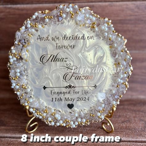 Couple frames are a trendy and aesthetic gift to decorate the room . Dm to order yours @fairydustart_16 . [ couple gift, couple gifts, anniversary gift, anniversary gifts, wedding gift, wedding gifts, anniversary gift] Engagement Gift Ideas For Couples, Wedding Gifts For Couple, Decorate The Room, Art Wedding Gift, Anniversary Frame, Bridal Gift Wrapping Ideas, Aesthetic Gift, Frame Diy, Marriage Gifts