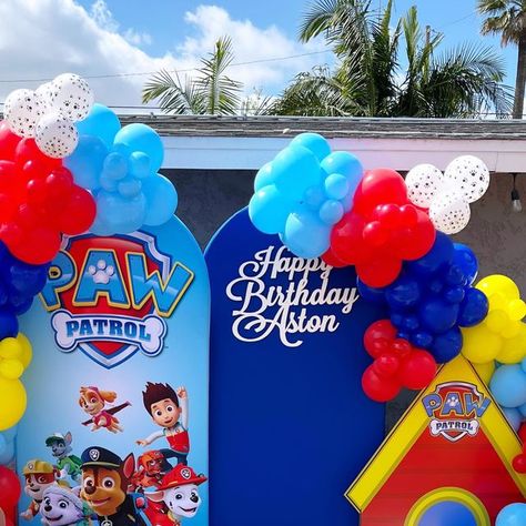 K&R Party Flavas LLC. on Instagram: "Aston’s Paw Patrol Party 🎈🎈🐾🦴  Happy 3rd Birthday✨✨  #pawpatrol #pawpatrolparty #backdrop #balloons #kidsparty #pawpatroltheme" Paw Patrol Backdrop Ideas, Paw Patrol Party Ideas Decoration, Happy Birthday Paw Patrol, Paw Patrol Birthday Party Decorations, Paw Patrol Backdrop, Birthday Backdrop Design, Paw Patrol Theme Party, Paw Patrol Party Ideas, Paw Patrol Balloons