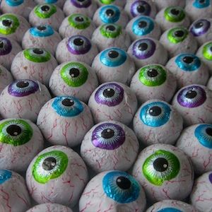 Eyeball Candy, Candy Eyeballs, Decorative Cakes, Halloween Stories, Halloween Rocks, Halloween Eyeballs, Mystery Party, Halloween Goodies, Class Gift