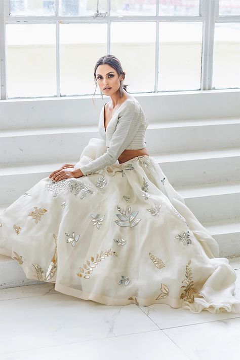 Haldi Outfits White, White Organza Lehenga, Silver Applique, Lehenga Inspiration, Lehnga Dress, Leaf Designs, Indian Bridal Dress, Traditional Indian Outfits, Indian Bridal Outfits