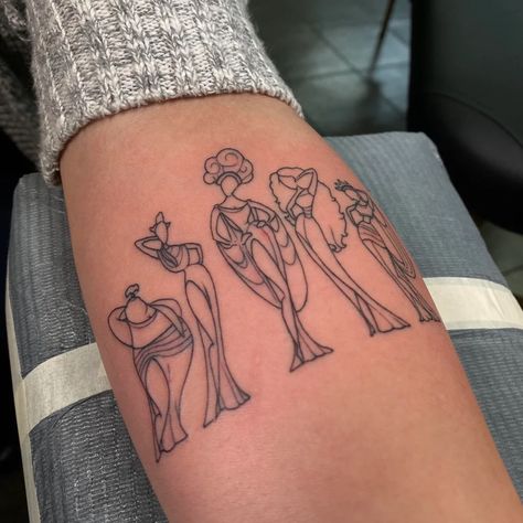 Hercules Tattoo, Minimalistic Tattoos, Black Girls With Tattoos, Tattoos For Black Skin, Geniale Tattoos, Dope Tattoos For Women, Cool Small Tattoos, Different Tattoos, Muse Art