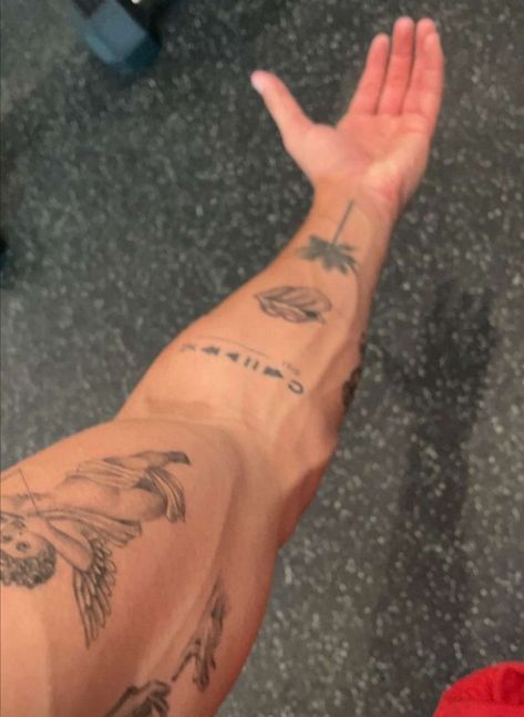 Tattoo Ideas Men Arm Small, Female Thigh Tattoos Small, Men Small Leg Tattoo, Small Arm Tattoos For Guys, Underarm Tattoo, Greek Tattoo, Pola Tato, Simple Tattoos For Guys, Small Forearm Tattoos