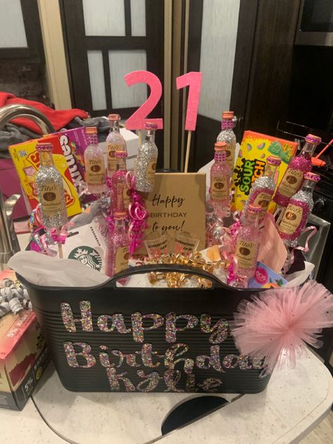 Cute 21st Birthday Gifts For Sister, 21 Birthday Ideas For Sister, 21st Birthday Ideas Best Friend, Birthday Basket For 21st Birthday, Sister 21 Birthday Gift Ideas, 21st Birthday Gift For Best Friends, Diy Gift For 21st Birthday, Besties 21st Birthday Gift, Birthday Gift Baskets For Sister