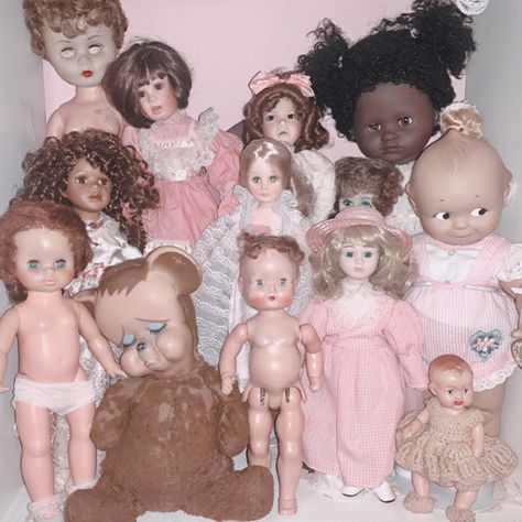 Blue Doll Aesthetic, Porcelain Dolls Vintage, Lobotomy Chic, Porcelain Doll Aesthetic, Tyler Aesthetic, Queer Hair, Creepy Cute Aesthetic, Creepy Core, Maraschino Cherries