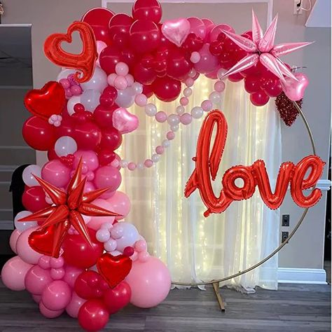 Heart Themed Birthday, Valentines Party Decorations, School Dance Decorations, Valentines Balloons Decorations, Valentijnsdag Diy, Valentine Backdrop, Valentines Birthday Party, Donut Themed Birthday Party, Party Decorations Balloons