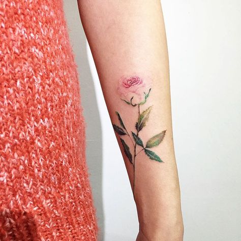 Minimalist Tattoo Watercolor Tattoo Flower, 100 Tattoo, Flower Tattoo Arm, Delicate Tattoo, Flower Tattoo Sleeve, Tatuaje A Color, Peonies Tattoo, Flower Tattoo Designs, Skin Art