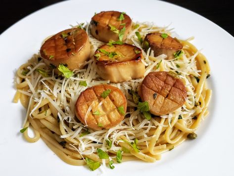 King Oyster Mushroom Pasta, Trumpet Mushroom Scallops, Scallops And Mushrooms Recipe, King Trumpet Mushroom Recipe, Trumpet Mushrooms Recipe, Scallop Linguine, Mushroom Scallops, Vegan Biscuits And Gravy, Wine Butter Sauce