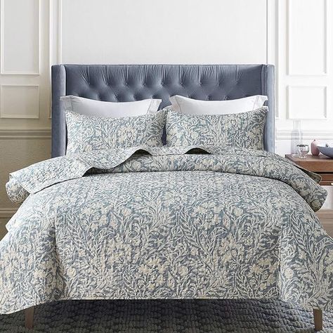 Amazon.com: DURLENGEN Bluish Grey Botanical Quilt Set Queen Size 3Pcs, Bluish Grey Printed with Beige Leaves Pattern, All Season Lightweight Coverlet Sets(Queen 90x96,Beige Botanical) : Home & Kitchen Cal King Quilt Pattern, Morris And Co Bedding, Navy And Cream Bedding, Bedroom With Navy Bedding, Neutral Farmhouse Bedding, White Bedding Blue Accents, Gray Quilt Bedding Ideas, Slate Blue Bedding, Cozy Transitional Bedroom