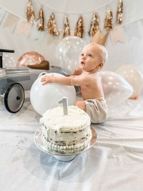 Due to the pandemic we decided do a diy cake smash at home! Cake Smash At Home, Diy Cake Smash, Diy Smash Cake, Home Cake, Diy Cake, Cake Smash, Snow Globes, At Home, Cake