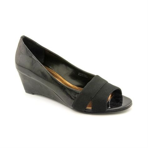 Get A Taste Of Modern Sophistication And Class With The Ellen Tracy Indus Wedge Pumps. The Chic Patent Leather Upper Sits On A Wedge Heel For A Combination Of Comfort And Style. The Leather Sole Ensures Long, Lasting Wear. Color Options: Black Width: Medium Style: Platform Material: Patent Leather Upper And Leather Outsole Heel Height/Type: 2-Inches Sole: Leather Shoes Are Brand New Without Box Oxford Wedges, Patent Leather Dress, Black Wedge Shoes, Wedge Loafers, Black Wedge, Shoes Heels Wedges, Wedge Pumps, Open Toe Shoes, Ellen Tracy