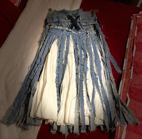 Denim skirt country fringe boot skirt with white gauze under skirt…backside…diy Tool Skirt, Distressed Outfit, Ropa Upcycling, Flared Denim Skirt, Decor Small Bathroom, Modern Small Bathroom, Looks Jeans, Distressed Skirt, Under Skirt