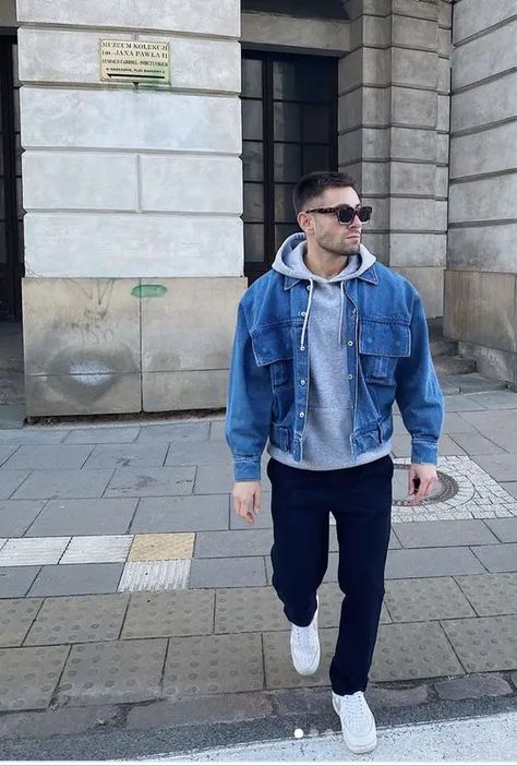 Fall Fashion Trends for Men: 22 Ideas for Autumn 2024 - Classic, Retro, and Trendy Styles Men’s Jean Jacket Outfit, Mens Jean Jacket Outfit, Men Jean Jacket Outfits, Athletic Mens Fashion, Outfit Hombre Casual, Turtleneck Outfit Men, Jean Jacket Outfits Men, Bakal Suami, Boyfriend Outfit