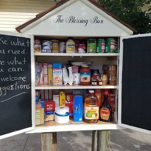 Blessing Boxes, Little Free Library Plans, Homeless Care Package, Little Free Pantry, Blessing Bag, Pantry Plans, Roadside Stand, Free Pantry, Kid Dates