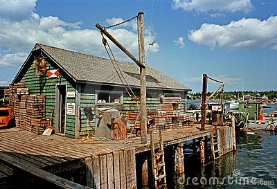 fishing hut Fish Hut, Nautical Bar, Pier House, Fishing Shack, Fishing Cabin, Crab Shack, Hunting And Fishing, Ho Trains, Fish House